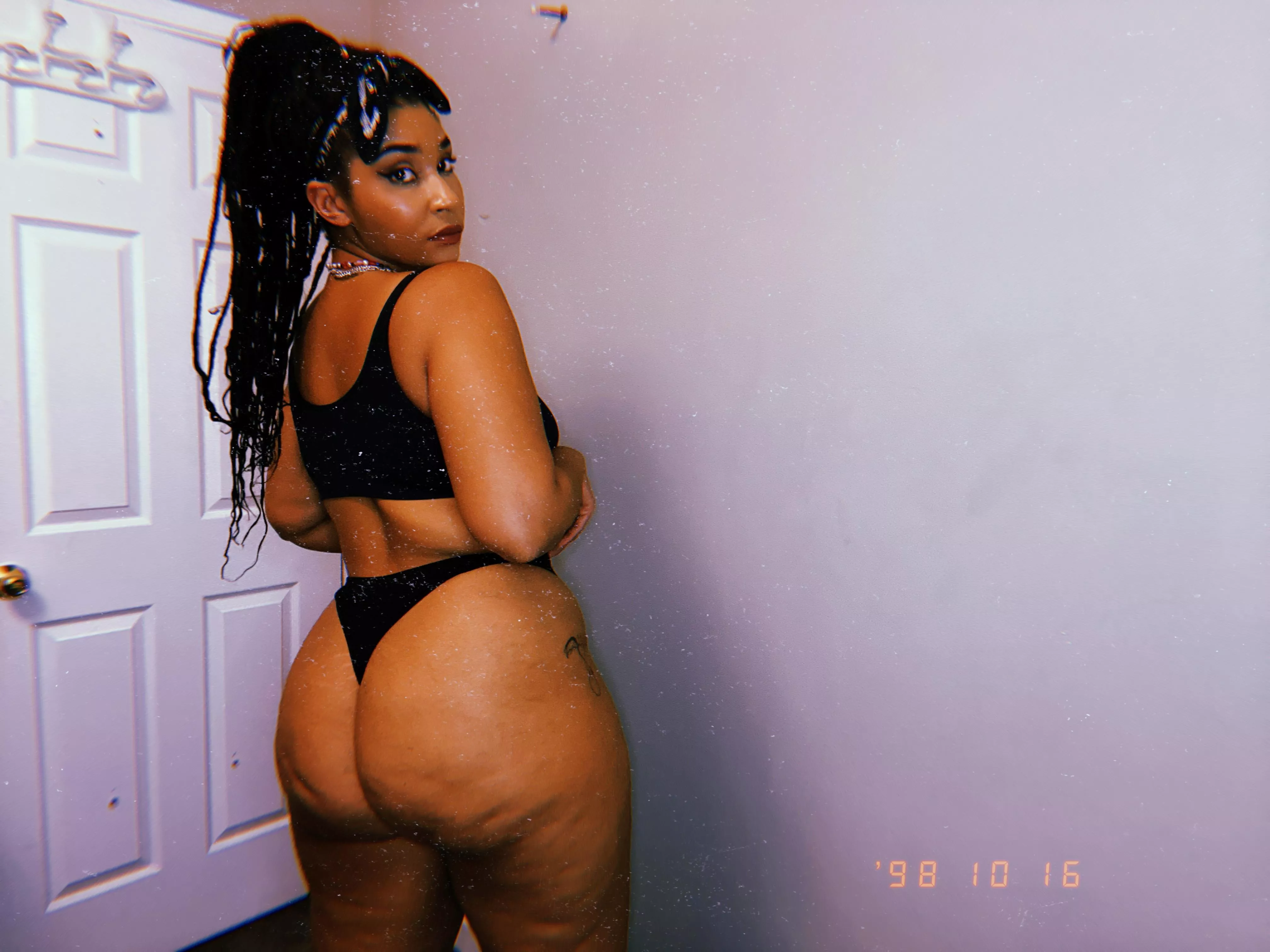 these thighs are ready to crush posted by stebbertlit