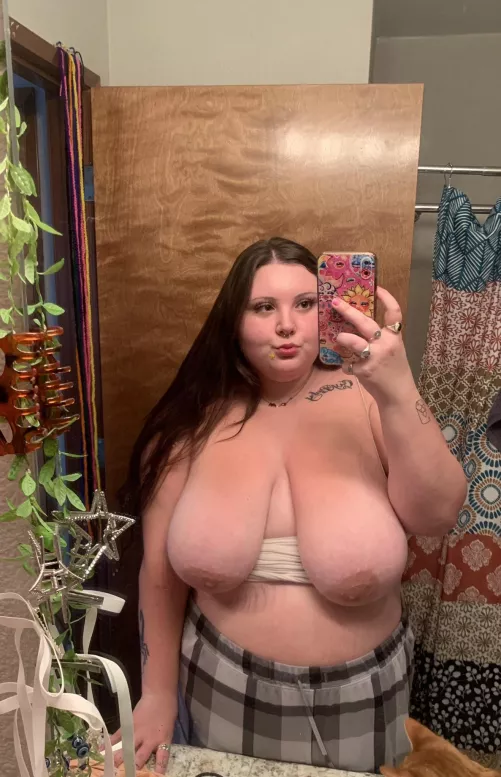 they’re soo heavy can u hold them for me?😋 by hadleyduh