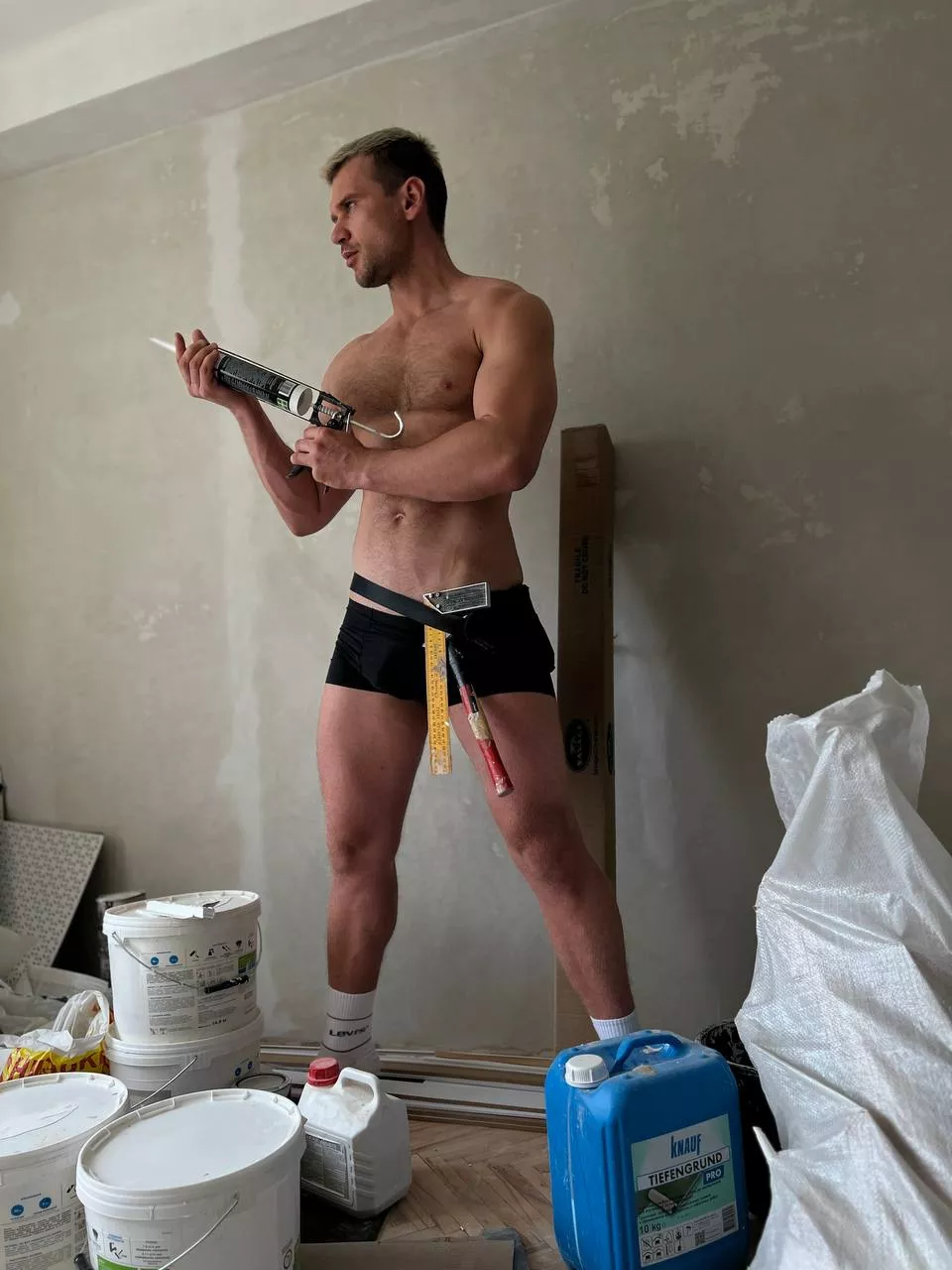 Who can help me and serve me? posted by alexdomxxl