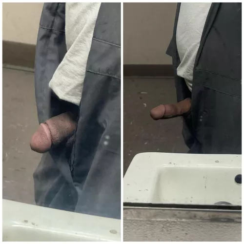 Would you suck this mechanic cock 👨🏽‍🔧👀😏 by QuickComfortable2615