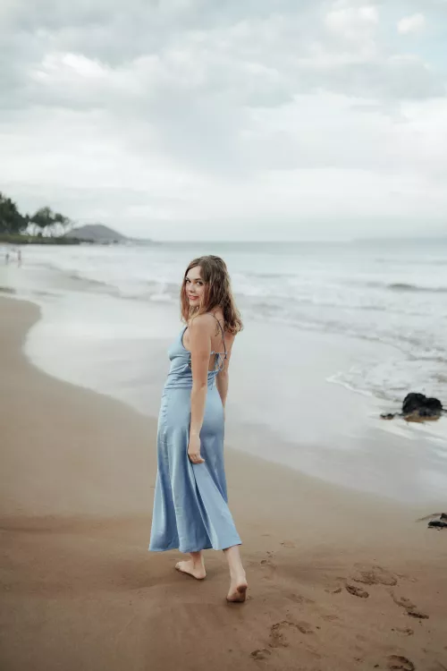 Barefoot and carefree :) by cassicapri