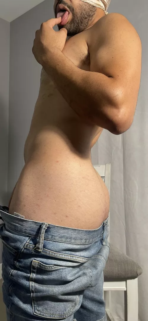 Being going really hard on leg day, what do you think ? Breedable? by SweetTi3