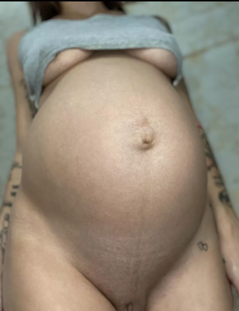Do you like my pregnant belly at this angle? posted by Ninajaneexx