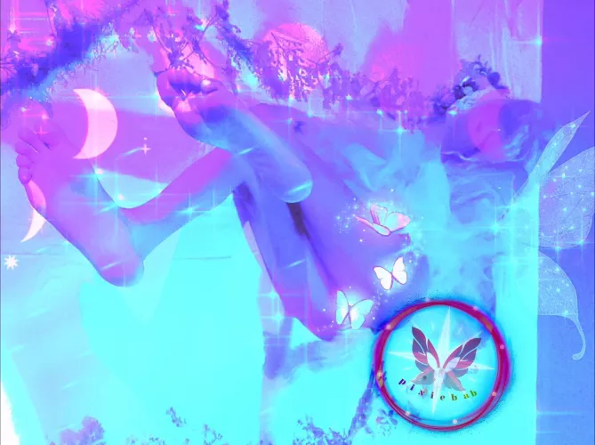 Fairy 🧚🏽‍♀️ by pixiebab