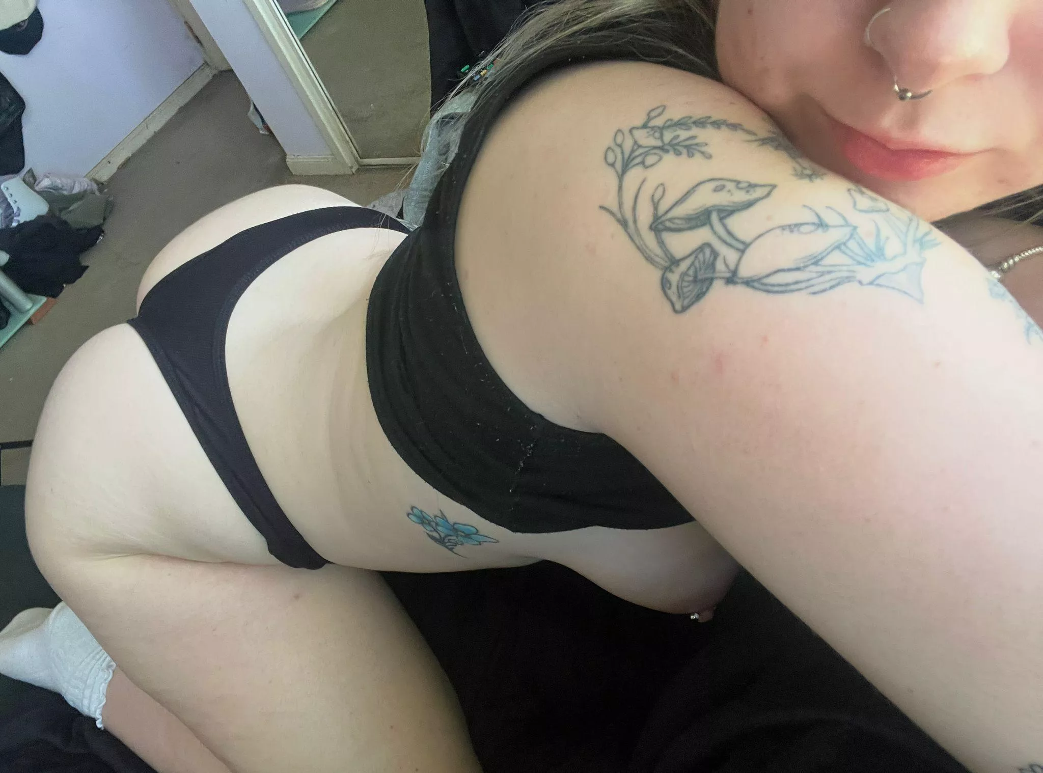 Gotta break loose cause that's the motto posted by JellyBeanLong