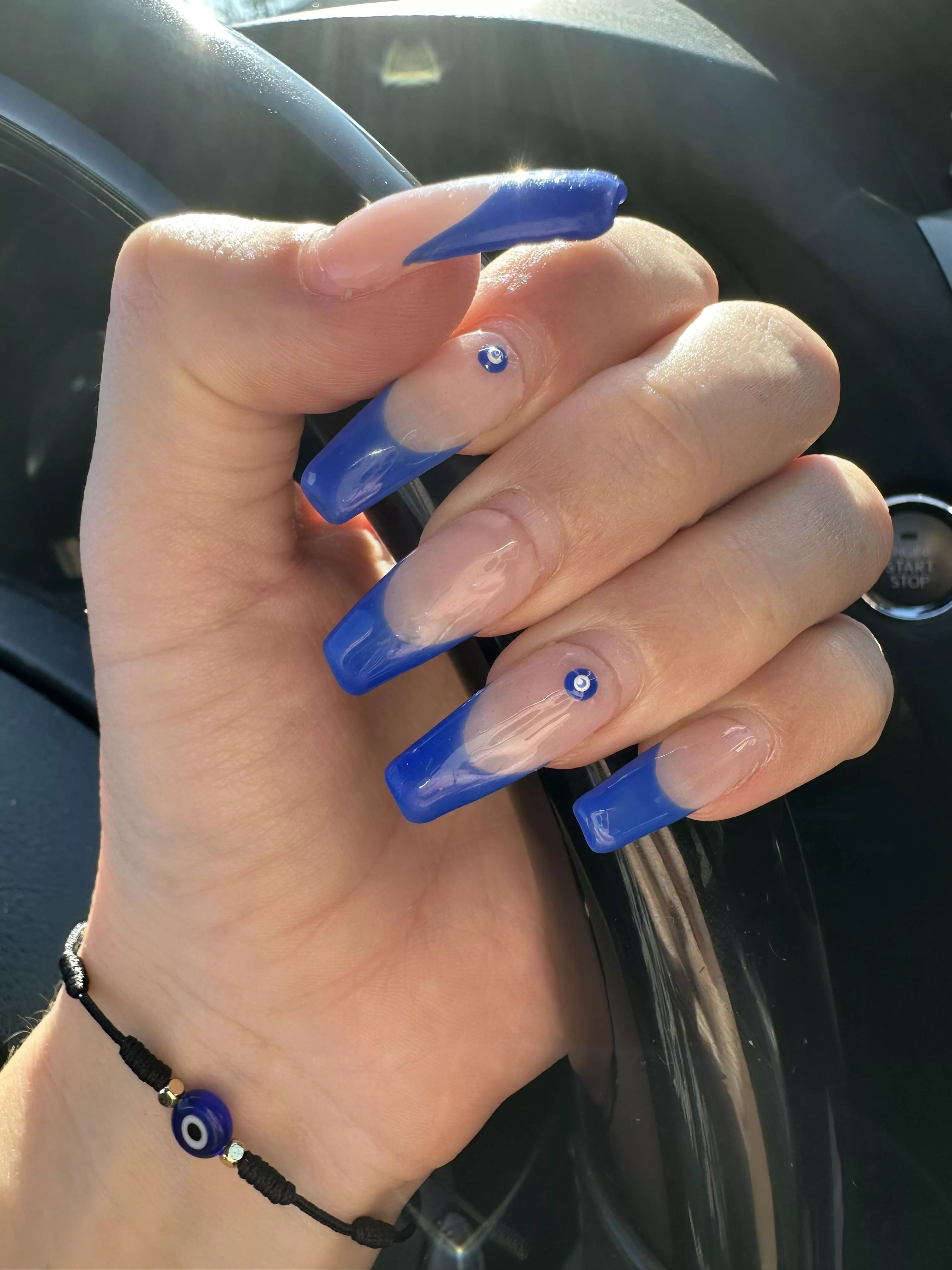 I heard royal blue is your favorite posted by dreamy_dutchess