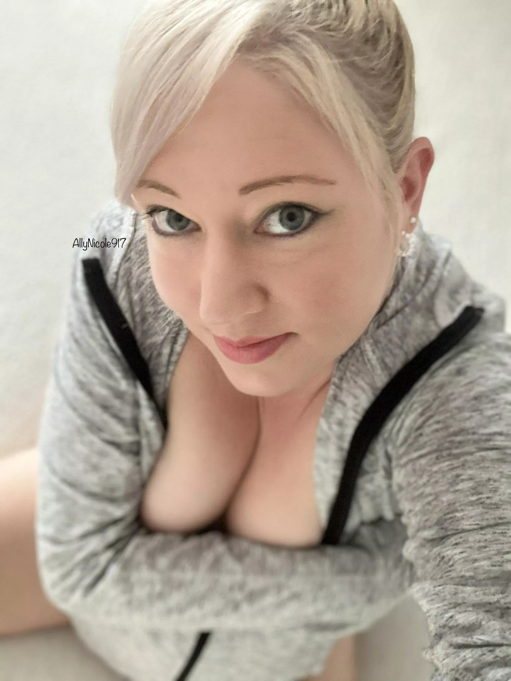 I love zipup hoodies… just unzip and play posted by AllyNicole917