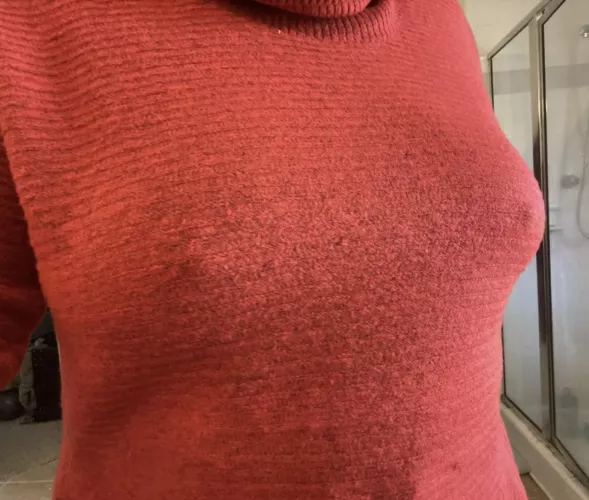 It’s a fluffy sweater. Nobody will notice, right? by Mick_Fish