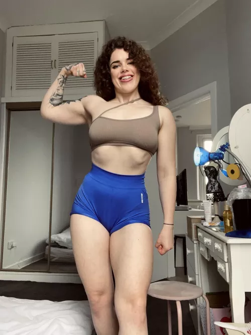 Let me bench press you by hiptqueen