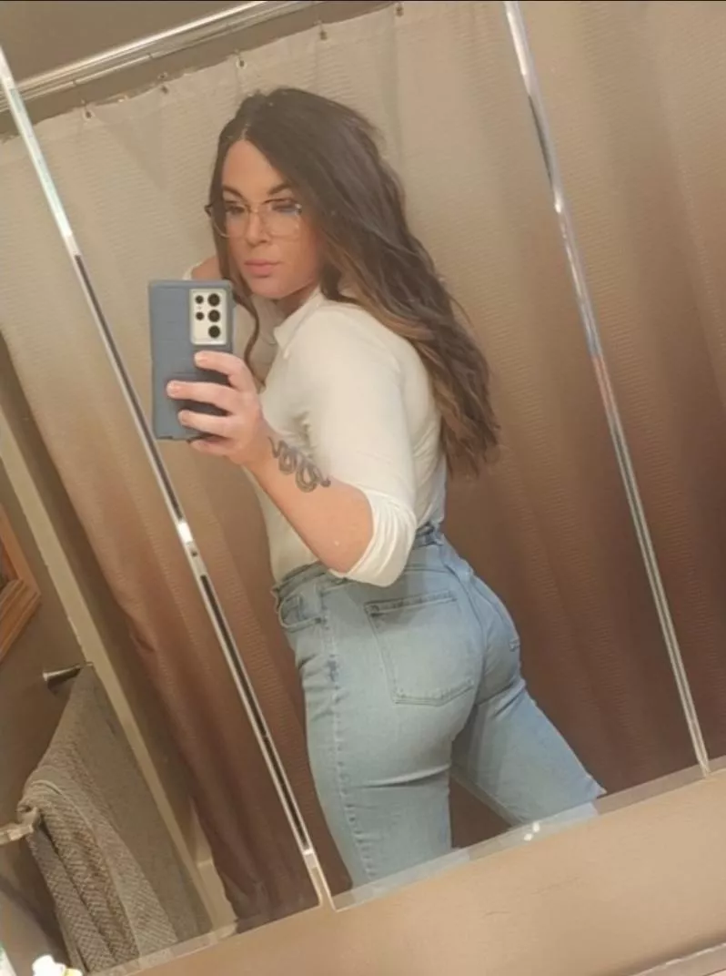 Morning babes :) posted by milf_era