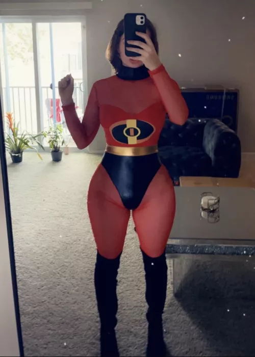 Mrs. Incredible from The Incredibles by Caitbabyxo by caitbabyxo