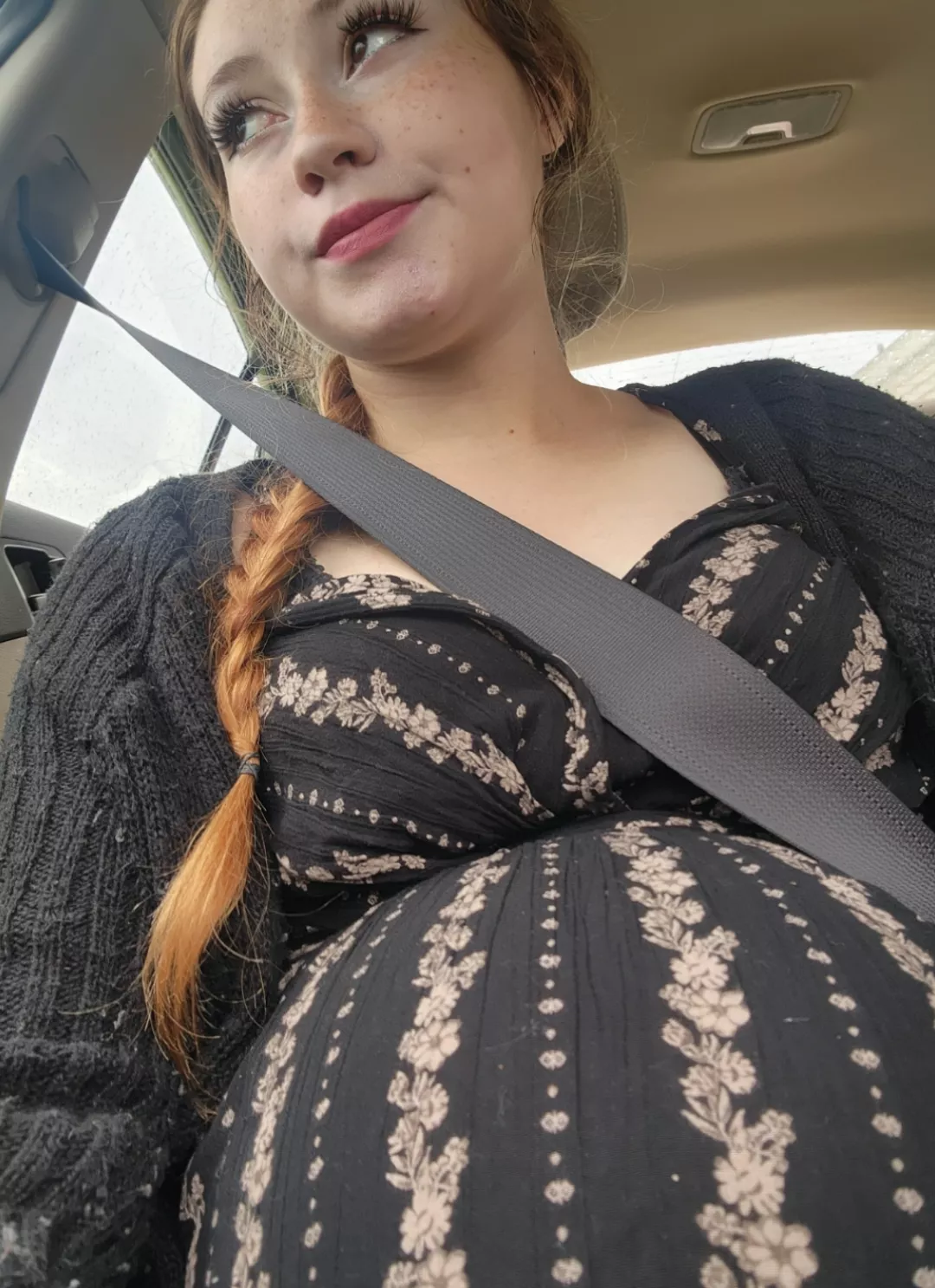 My 9 month bump was so adorable, I can't help but miss it!❤️ posted by gxthpeach