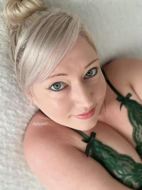 Pretty blondie by AllyNicole917