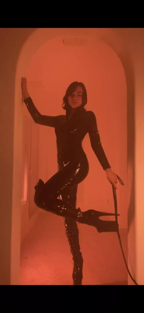 Sexy silhouette by XiomaraJauguar