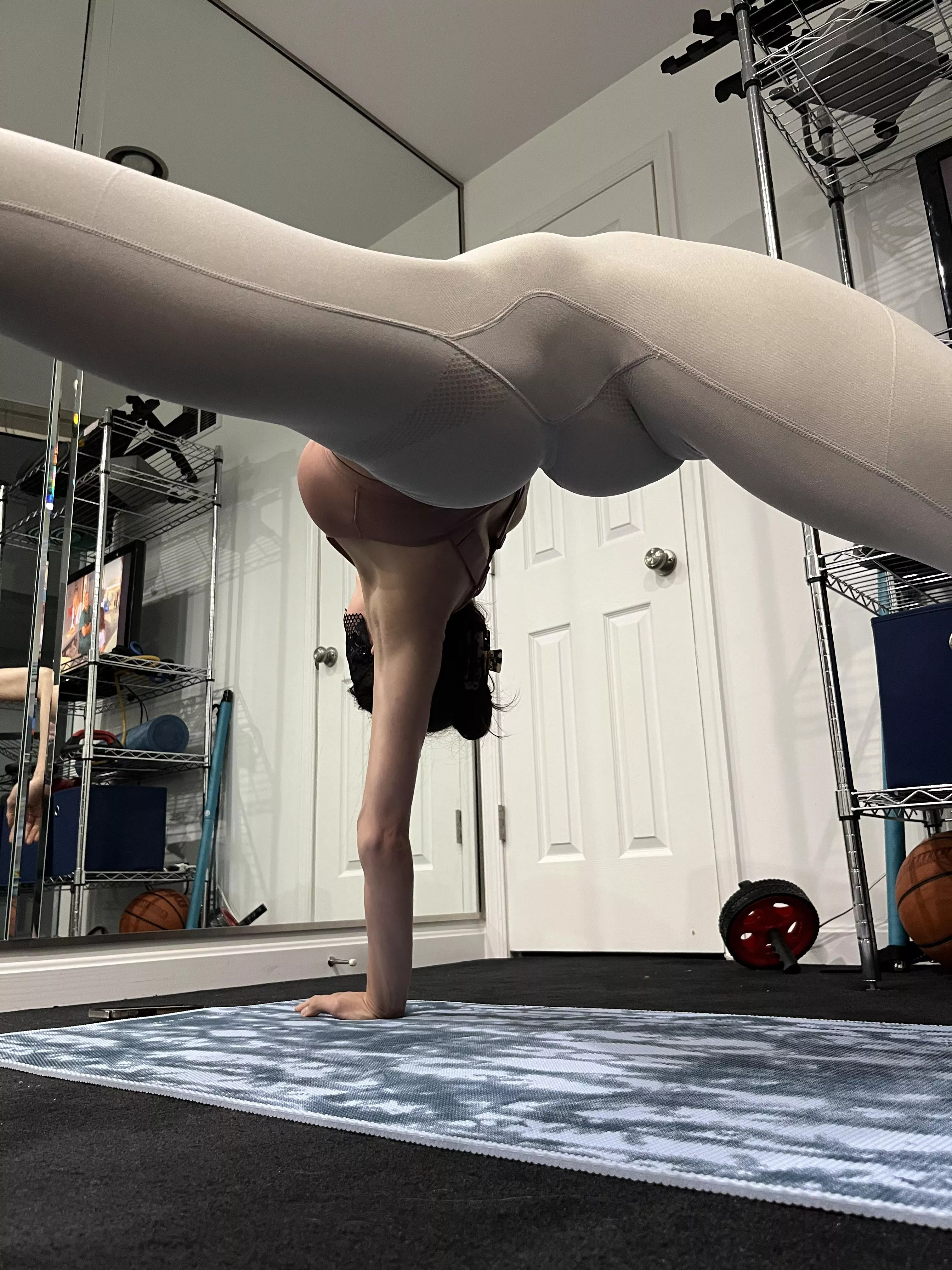 Split me open posted by the_flexi_belle