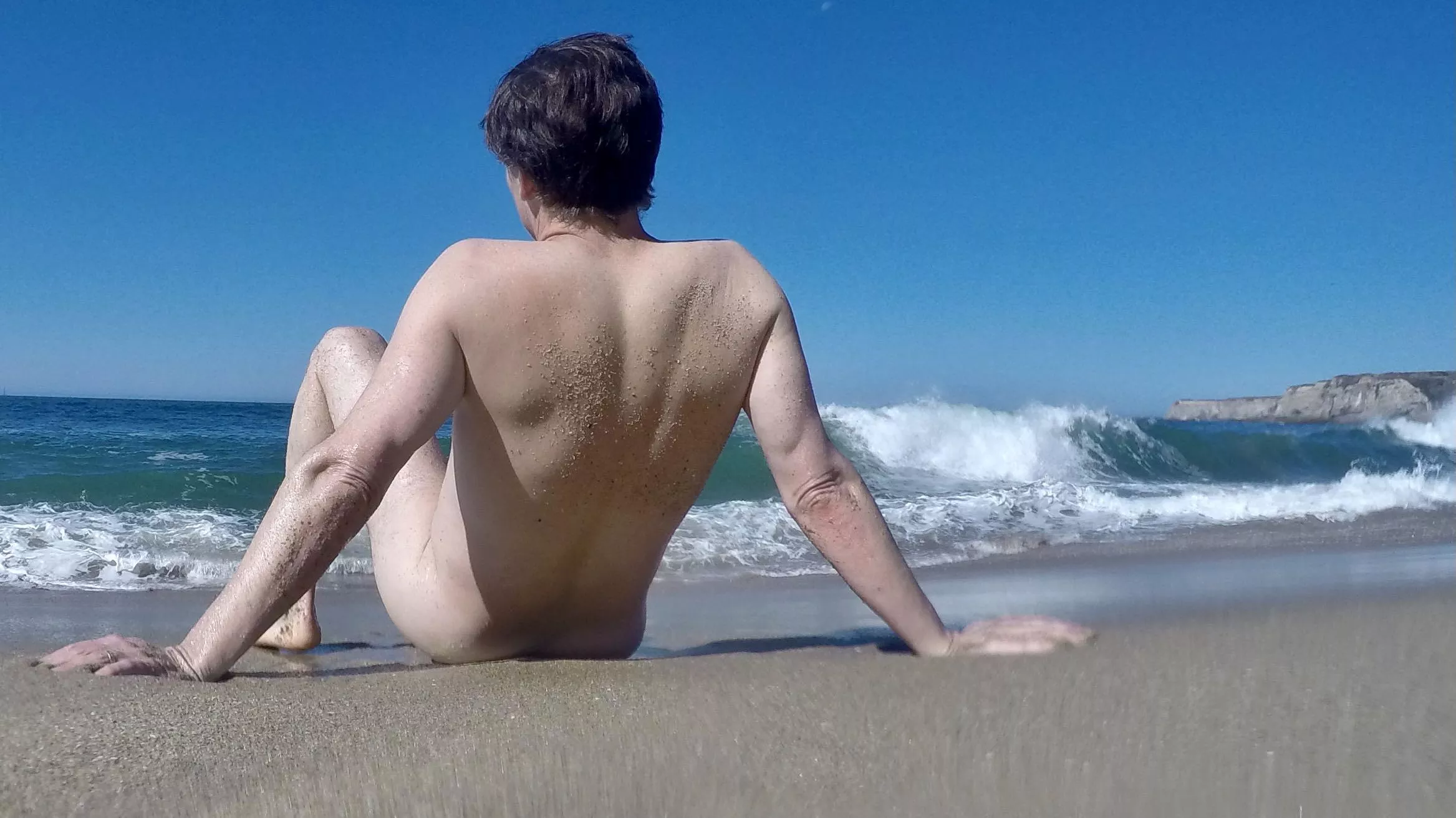 Watching the waves posted by ArtPlusSex