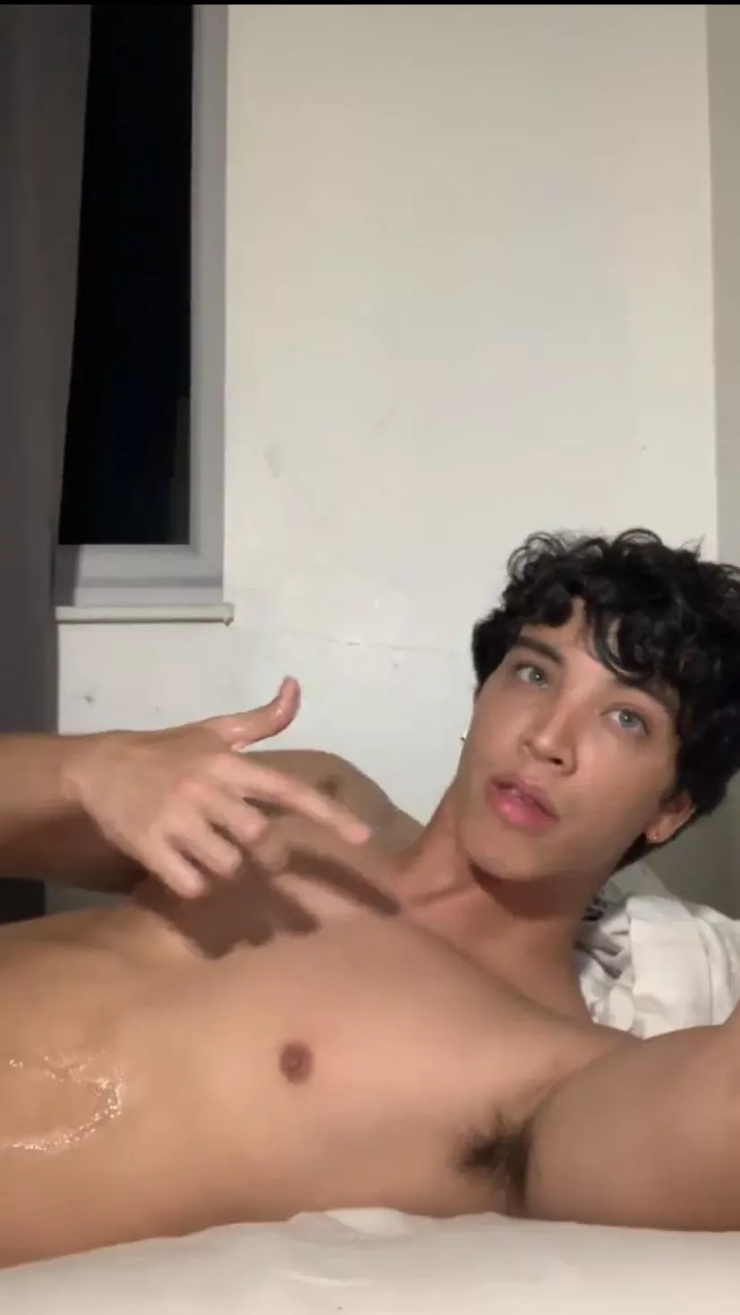 Who is this guy? posted by Royal-Jackfruit3124