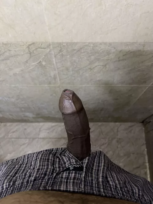 Why does it keep slipping out of my shorts? Hehe by tomato4587