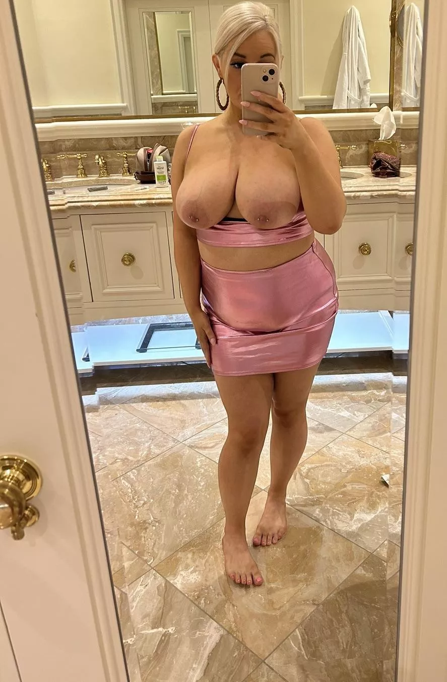 Would you fuck a married pregnant woman? posted by SluttyMilfWifex