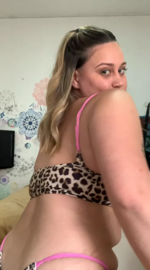 Would you fuck me if I was your best friends mom? by _HotSexxxy