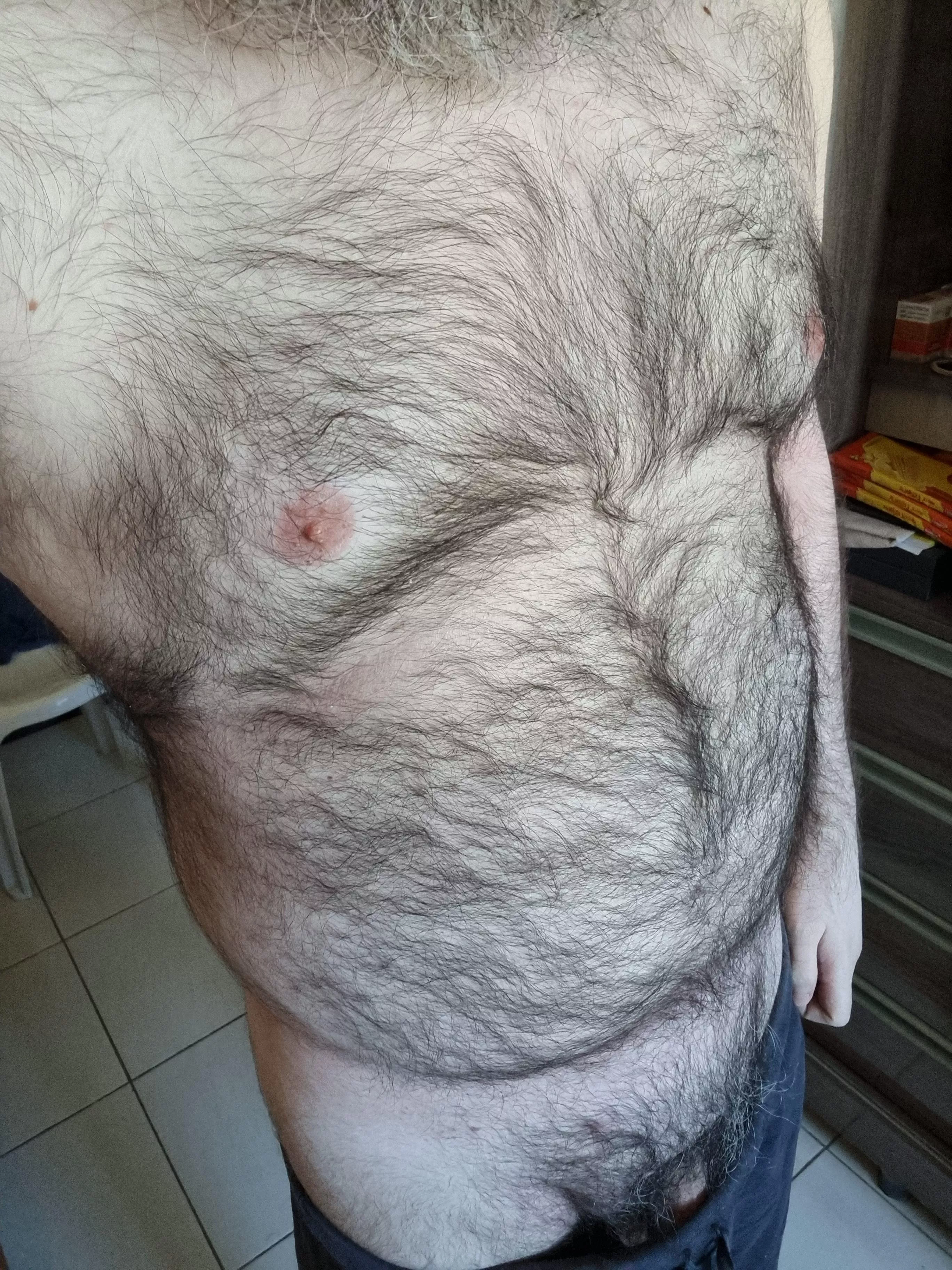 Would you like to feel my hairy body with your hands? posted by valpld