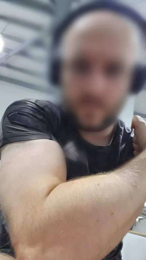 A quick flex after a PB by buildanhung