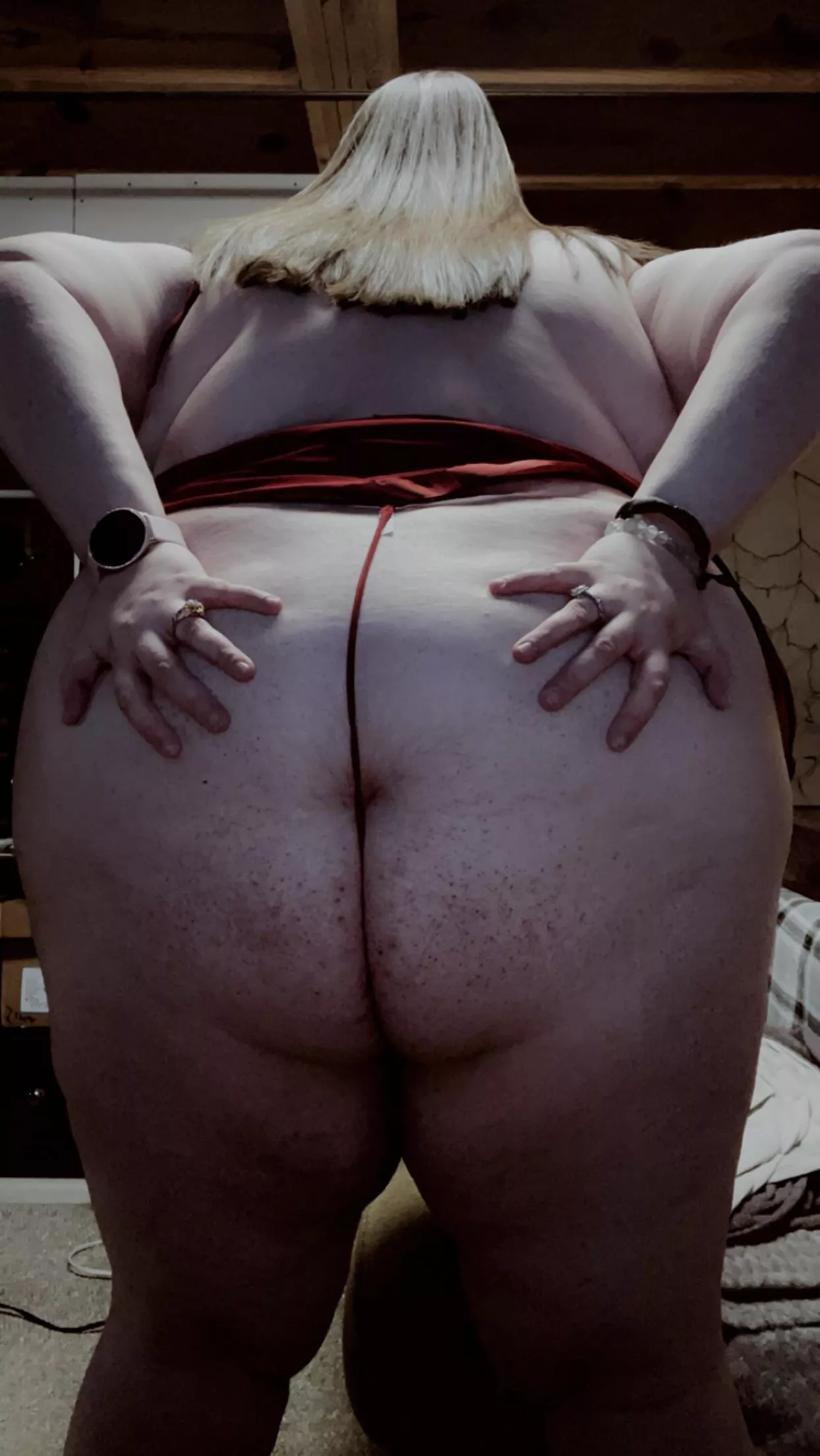 any time you get to see my ass is a good time, right? posted by miaacloverr