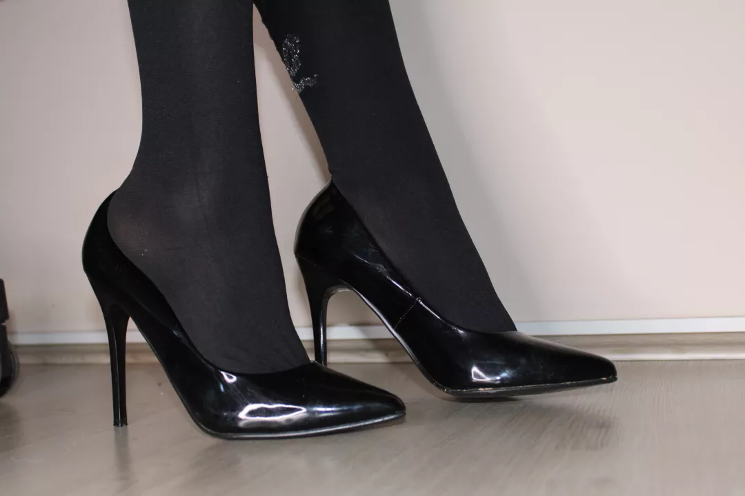 Black heels posted by MistressAmadea