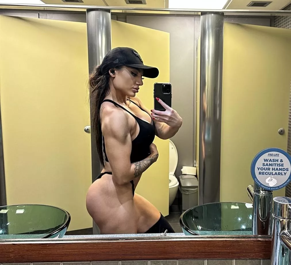 Do you find a girl that can lift more than you attractive? posted by thereal_jjrebelle