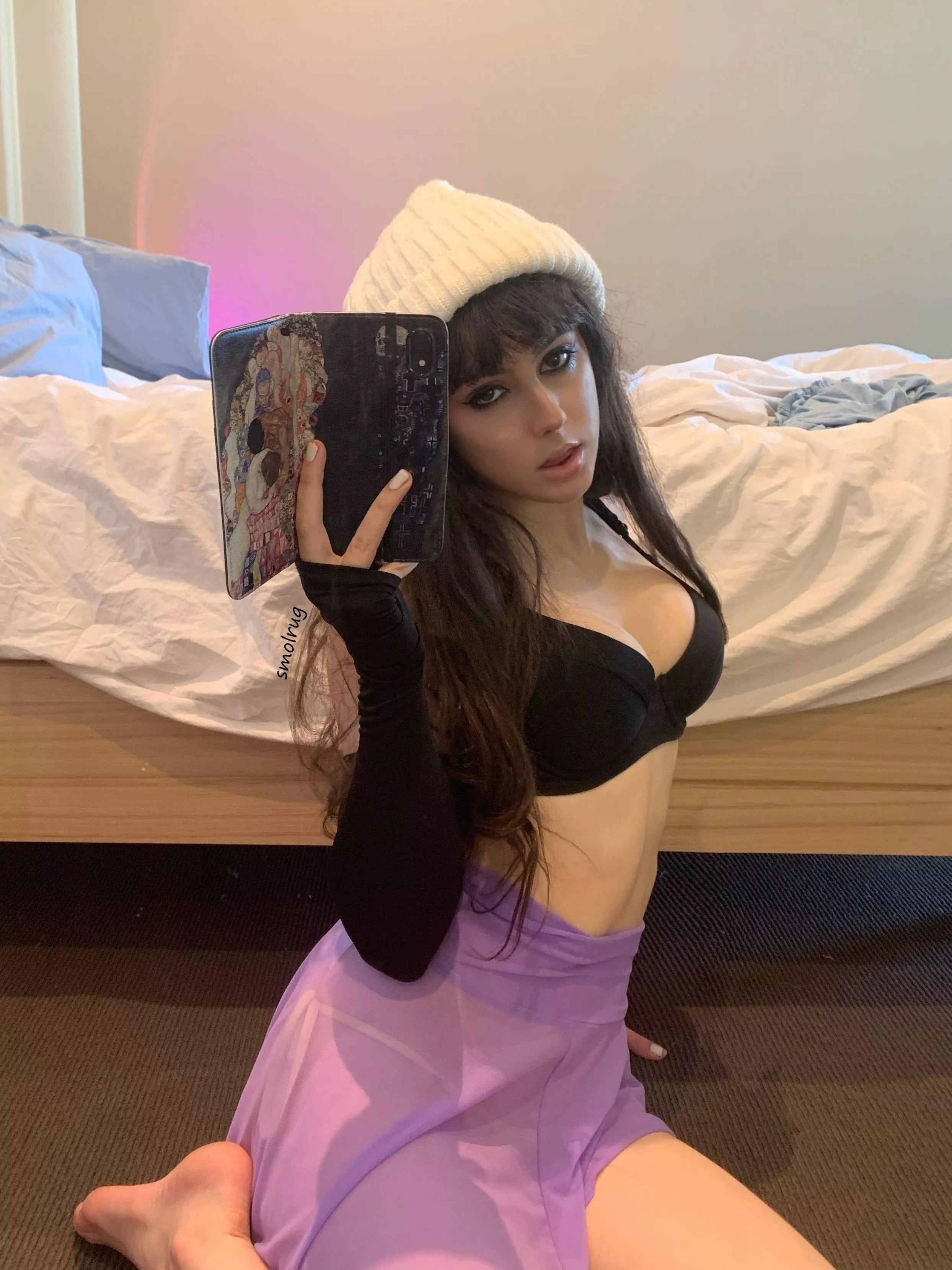 do you like smol brunettes in beanies posted by smolrug