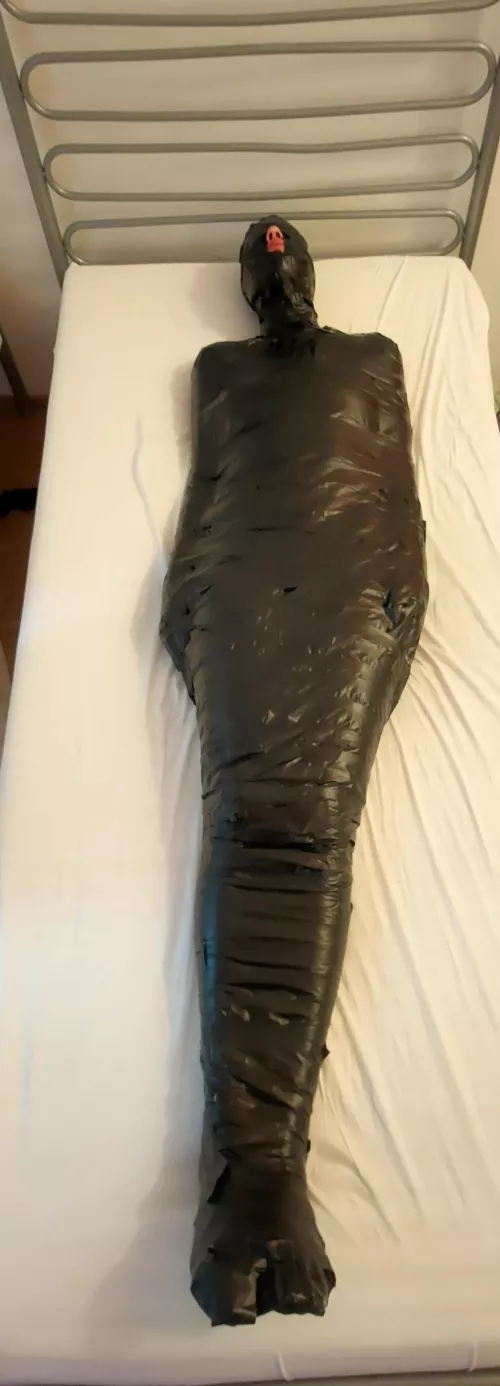 Her favorite way to cum down after a rave. by TotallyCovered69