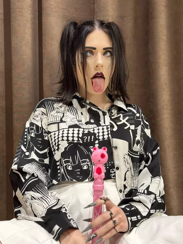 I can watch 2 things forever, like a fire burning. And watching you cum on me posted by jaggedmishap