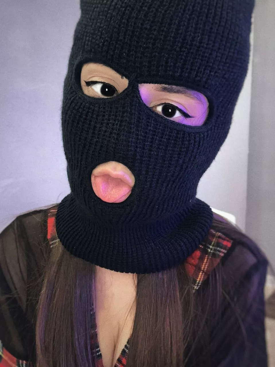 innocent robber wants to get his punishment on the face posted by Xxhaybalexx