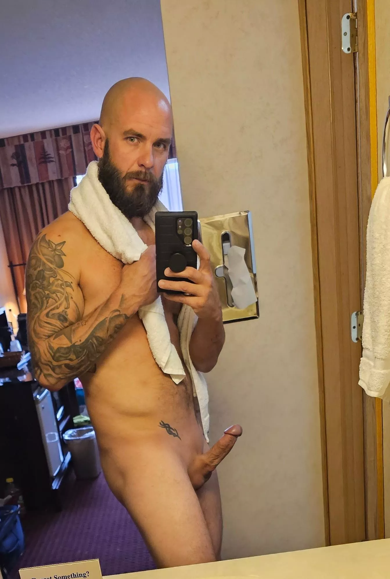 It's Sunday, let's have some fun! 😈 posted by Urnextdoorneighbors