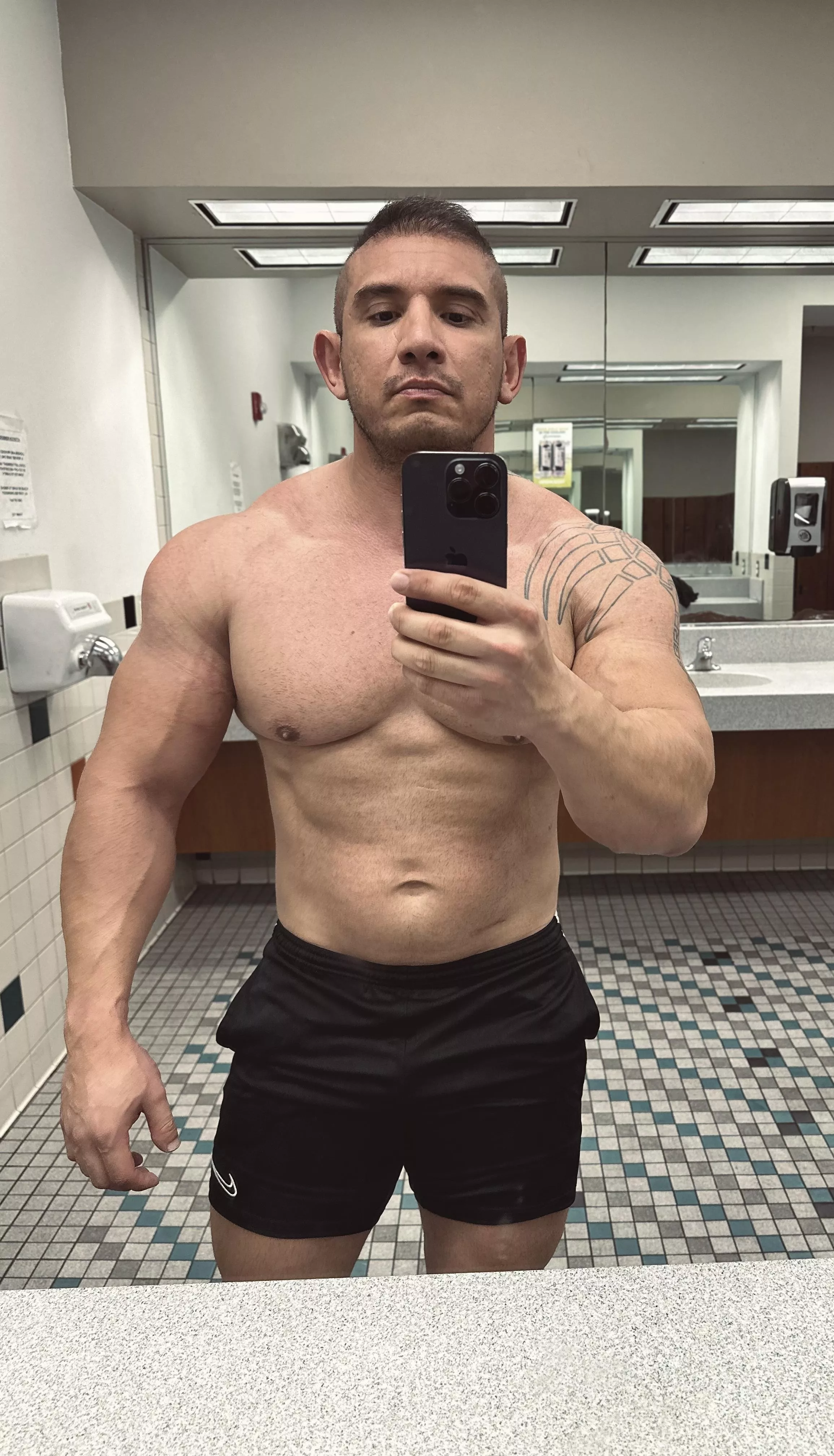 Just turned 40 yesterday. Post-workout pic today. posted by elcapitanzamora