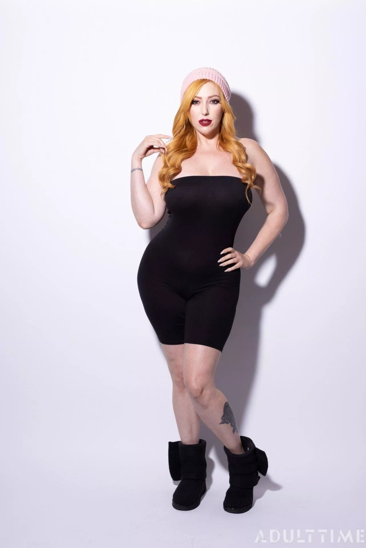 Lauren Phillips posted by SadBid2941