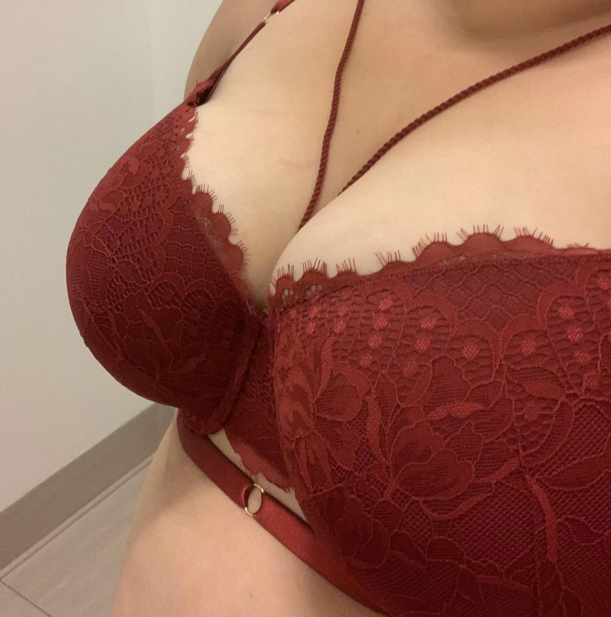 Love my new bra 😍 posted by sxy_elle