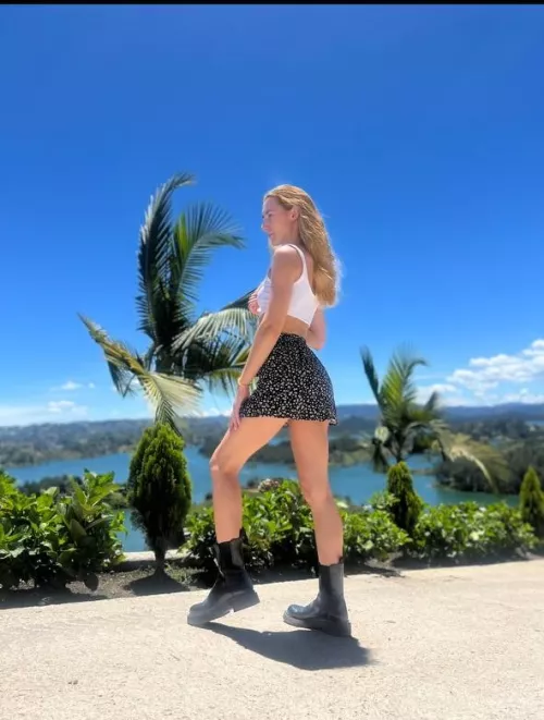 Love the feeling of wearing boots outside by Peppemasteriii