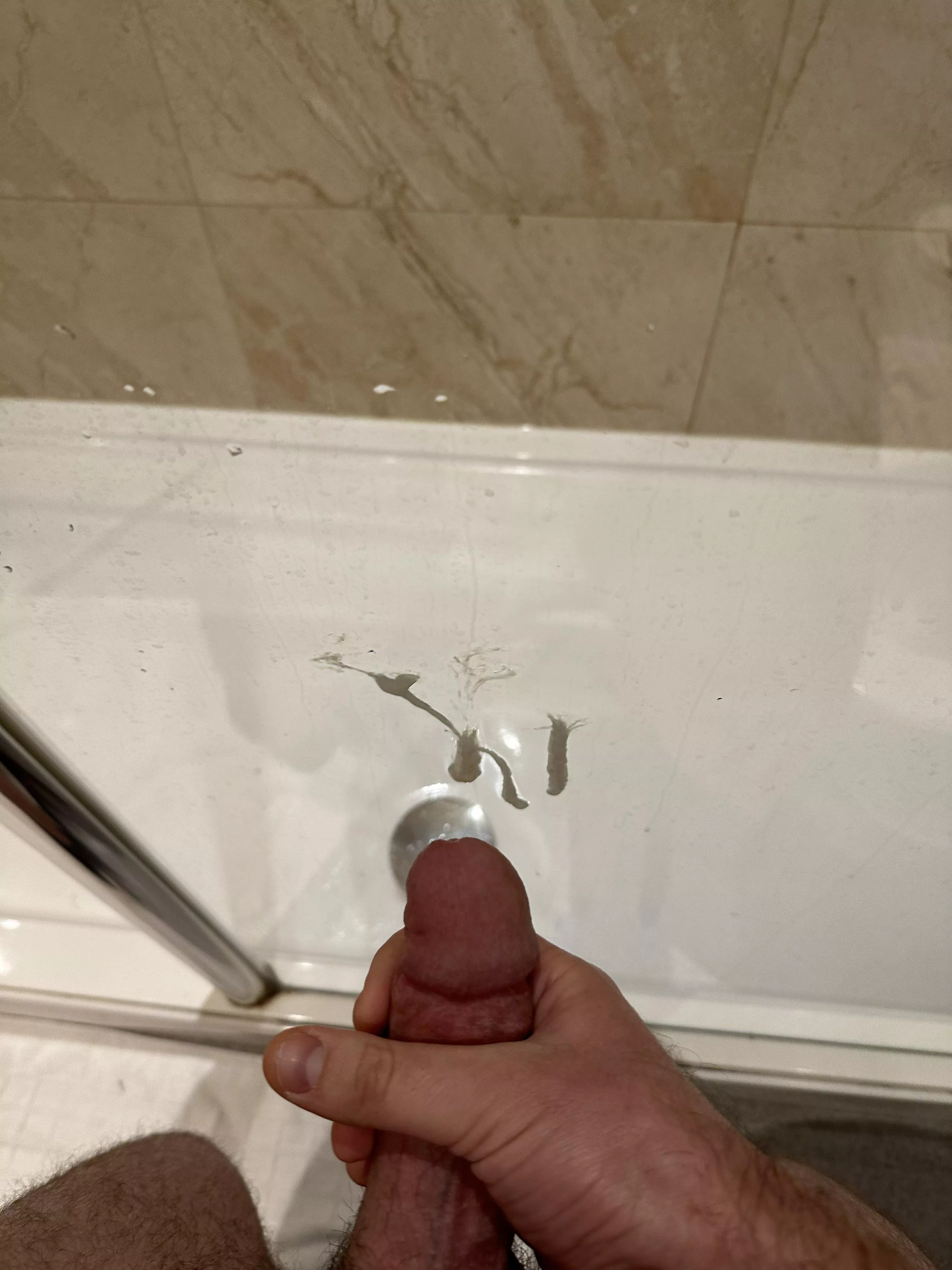 Made a bit of a mess in the hotel shower posted by kevinjdesmond23
