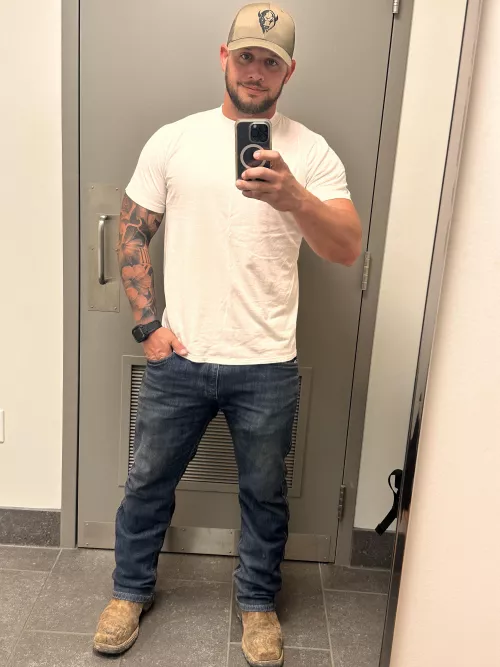 Nothing like a nice fitting white tee by hoosierdaddy6802