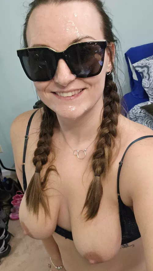 Paint a picture on my face with your load by NaughtyNurseRoxanne