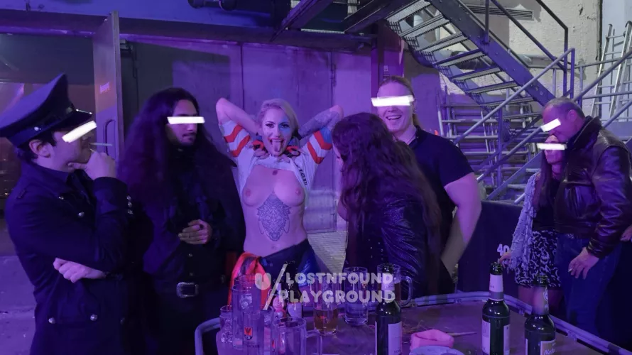 put a smile on a lot of faces that evening, can’t wait for the next costume party tho [OC] ❤️‍🔥 by lostnfoundplayground