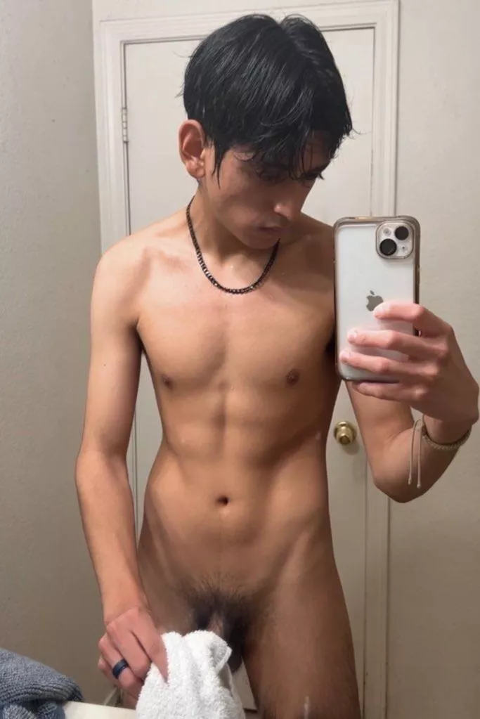 Should I move the towel? 🍆 posted by M4pl7
