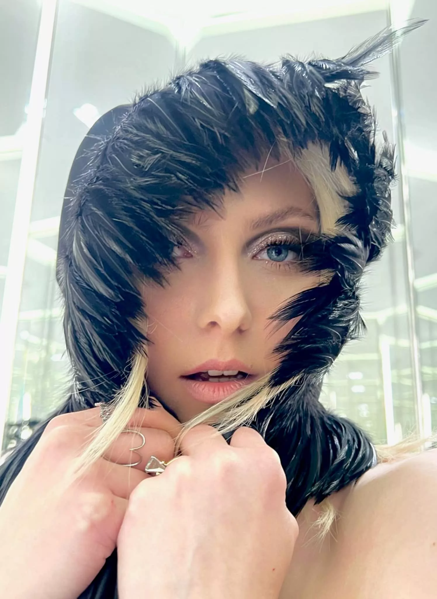 Taylor Momsen posted by always_j