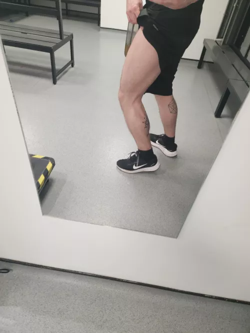 Working on my quad to calf ratio by buildanhung