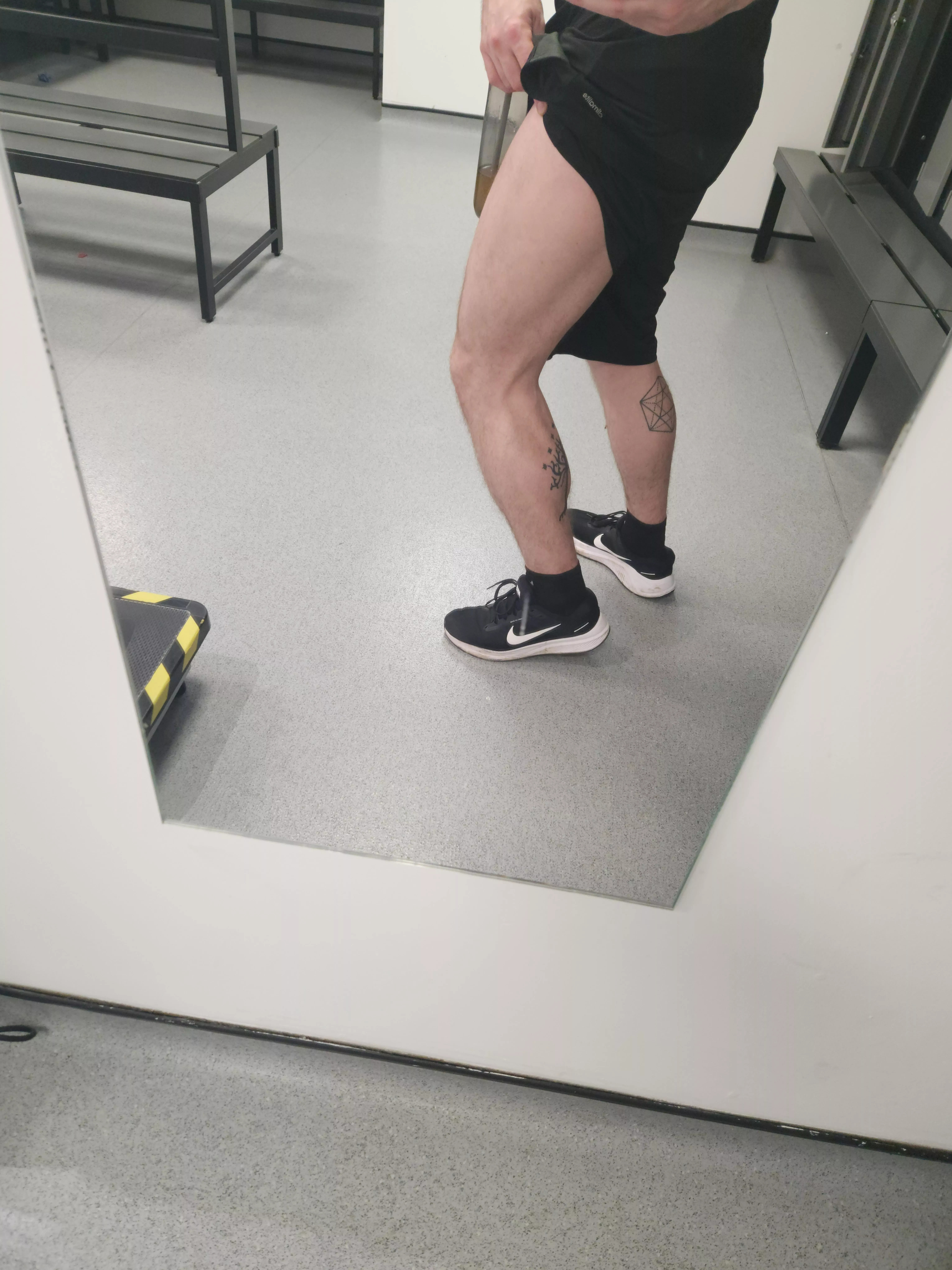 Working on my quad to calf ratio posted by buildanhung