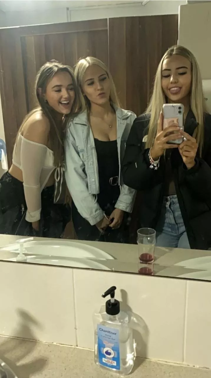 [3] Irish Girlies 💚 posted by Express_Ad7196