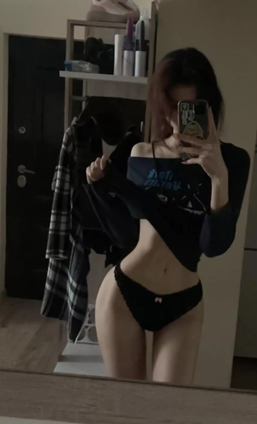 be honest, would you fck a 2004 baby? 👀🖤 posted by bxdrvby