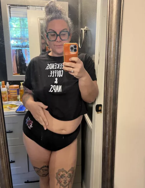 Black and Comfy by spicysundays