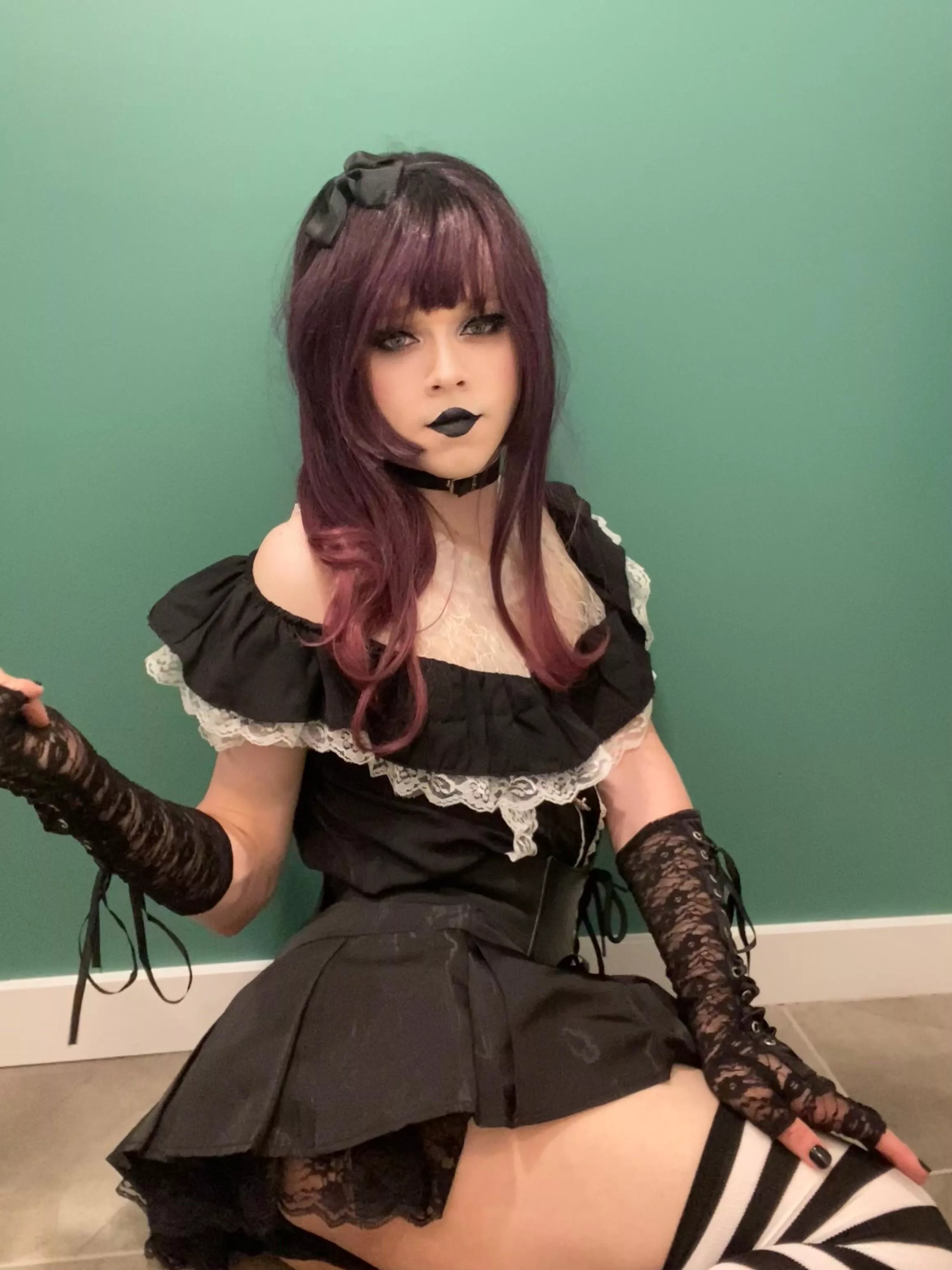 🖤🖤Black lipstick is just the best for cute boys like me, wouldnt you agree?🖤🖤 posted by Dry-Apple2493